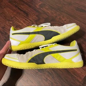 Puma Invicto Sala Indoor Cleat /White/Black/Yellow